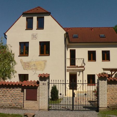 Penzion Speller Vysoký Újezd Exteriör bild